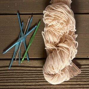 🧶 Reynolds Candide 100% Virgin Wool Yarn – NWT